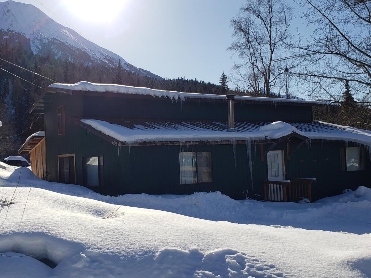Gwin'S Lodge & Roadhouse Cooper Landing Buitenkant foto