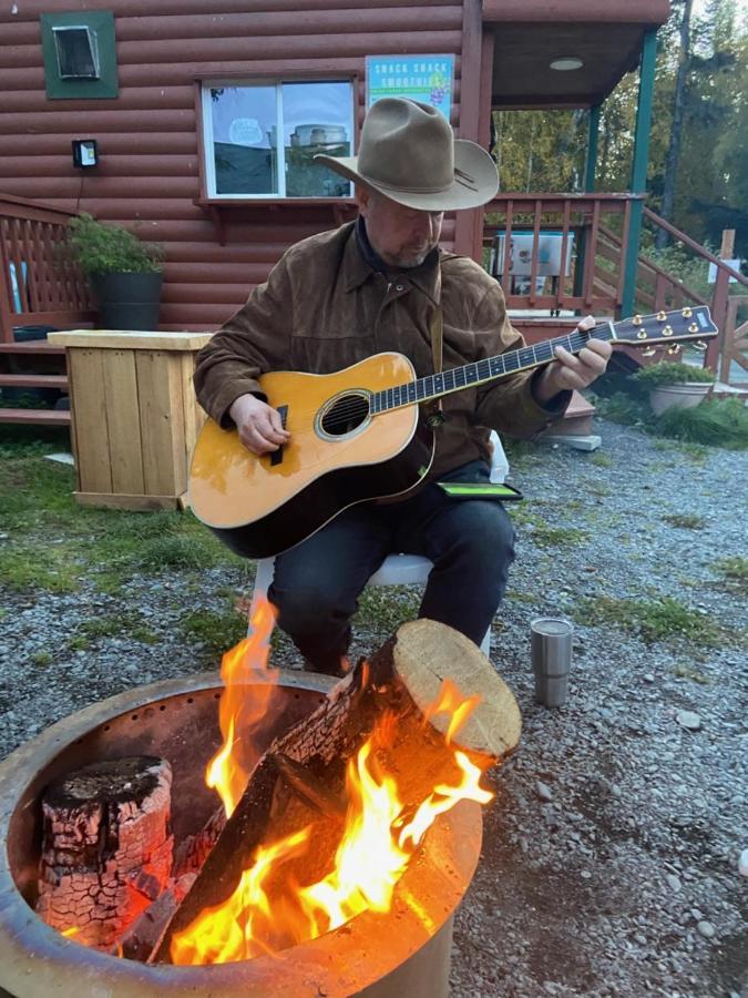 Gwin'S Lodge & Roadhouse Cooper Landing Buitenkant foto